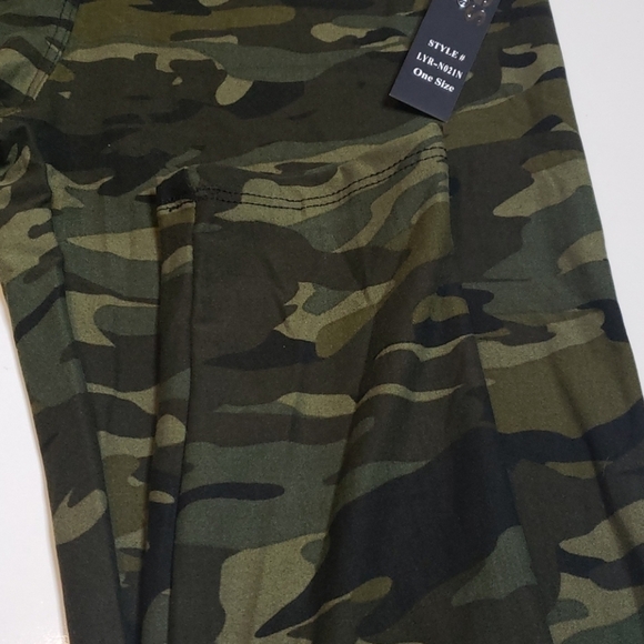 YOGA High Waistband Camo Legging - Picture 7 of 9